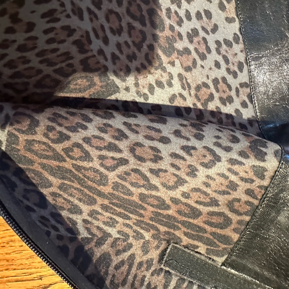 Aquatalia Marvin K. 'Quiz' Suede Navy Color-Block Tall Boot In size 10 - Picture 8 of 11